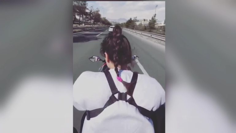 موتور سواری یک دختر بدون حجاب در حمایت از دختران رقصنده اکباتان